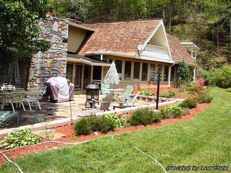 Rock Laurel Bed And Breakfast Candler ภายนอก รูปภาพ